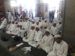 Namaaz in Masjid e Qubaa